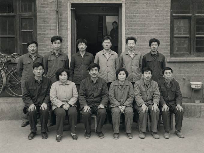 1989年元件二厂住房登记合影